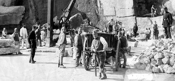 1887 photograph of Portland Prison convicts and guards, showing quarry labour conditions endured by inmates like John Lee.